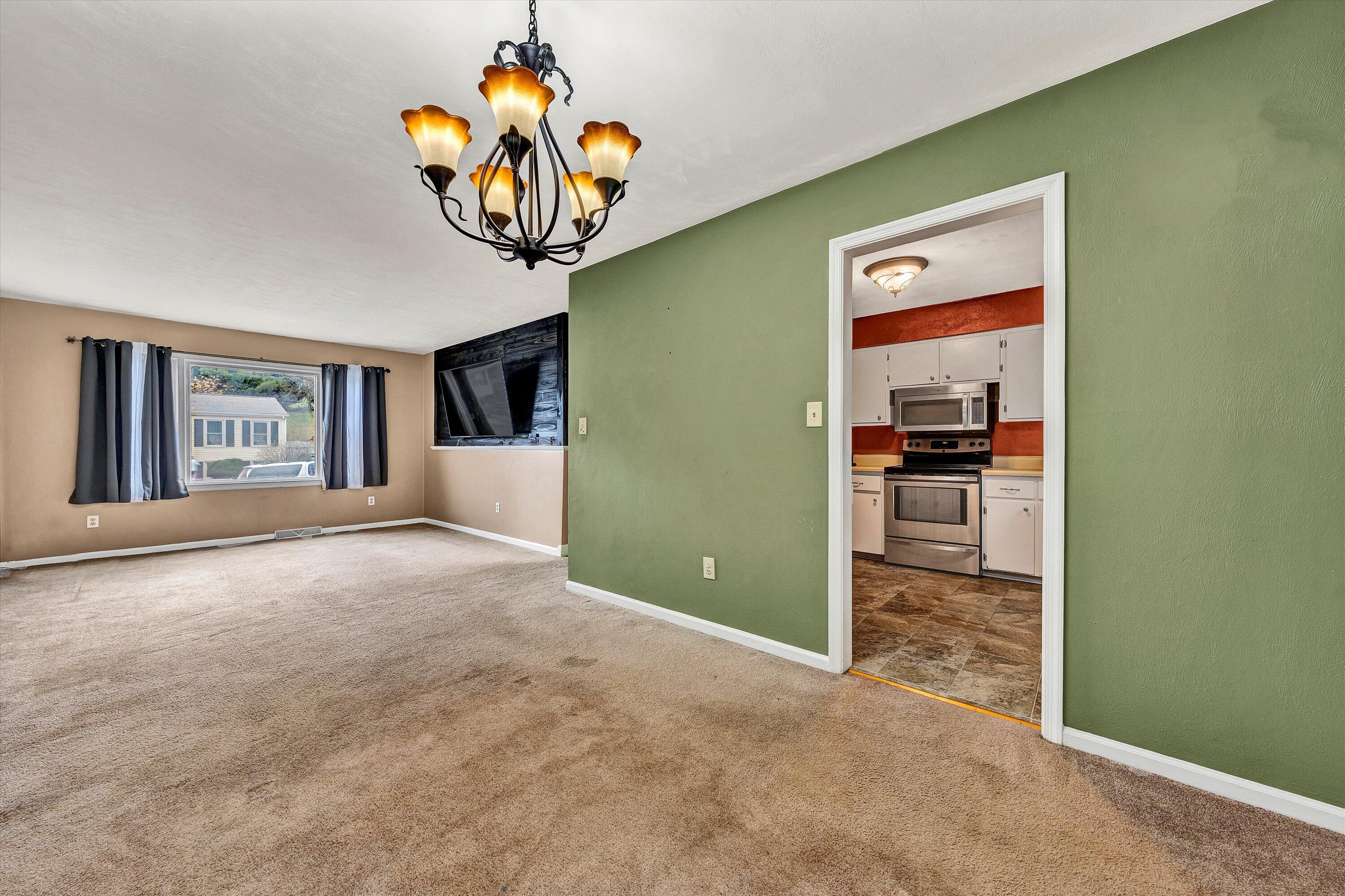 709 Ramada Road Vinton, VA 24179 - Photo 8 of 32 a view of a livingroom with a window