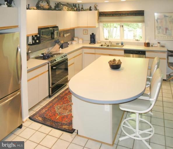 1962 Lakeport Way Reston, VA 20191 - Photo 12 of 30 Kitchen #2