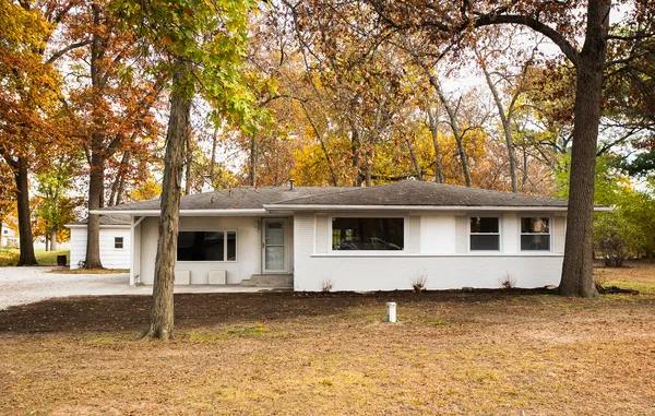 $299,000 | 6012 Muriel Lane, St. Anne, IL 60964