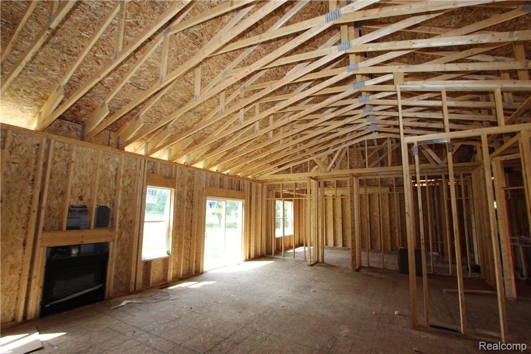 317 Triangle Lake Road Howell, MI 48843 - Photo 39 of 73 IMG_2402.JPG