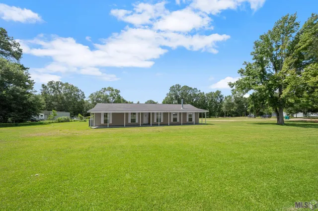 $309,900 | 10118 Saray Drive, Denham Springs, LA 70706