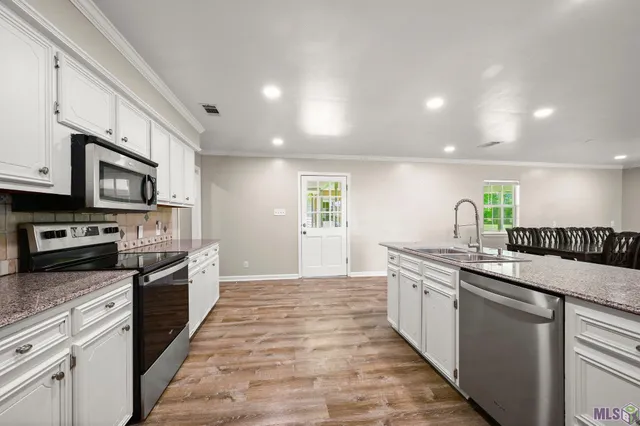 $309,900 | 10118 Saray Drive, Denham Springs, LA 70706