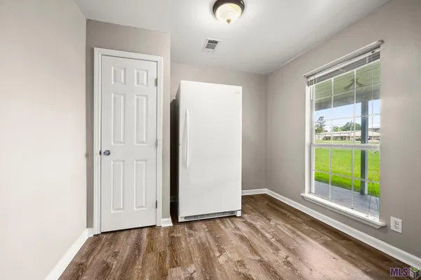 $299,900 | 10118 Saray Drive, Denham Springs, LA 70706