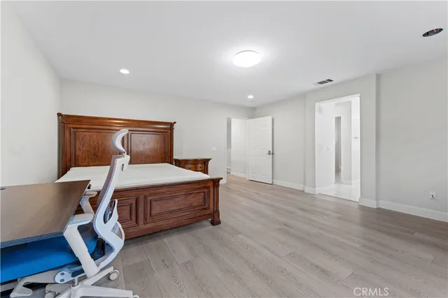 $5,500 | 21 New Jersey, Irvine, CA 92606