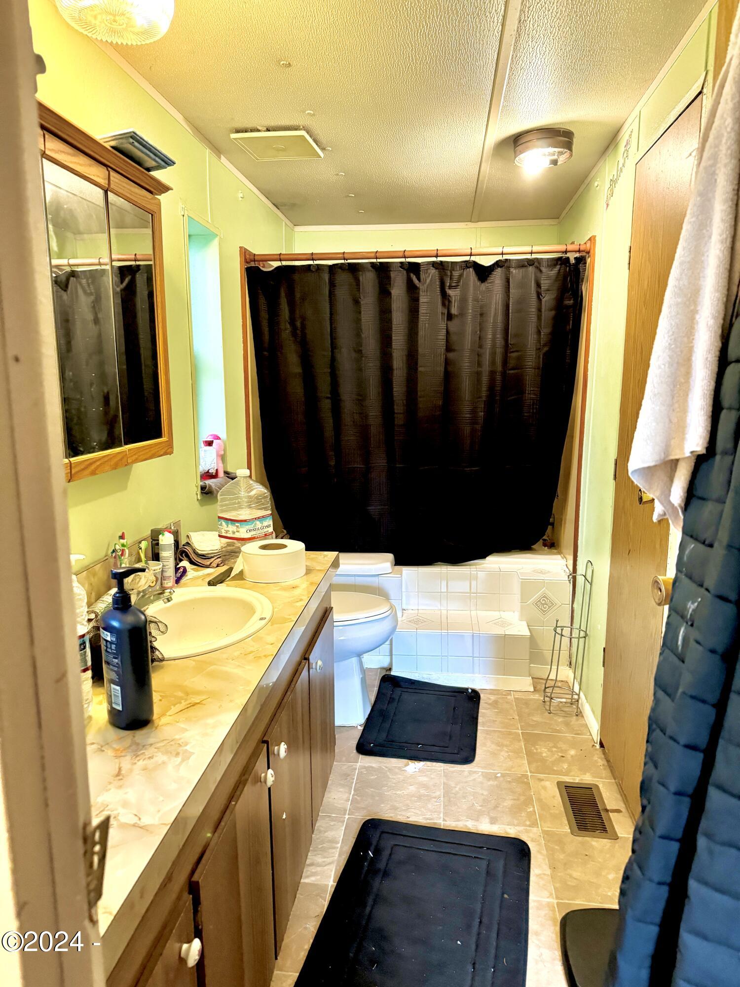 724 Southwest Ferry Avenue, Unit 73 Siletz, OR 97380 - Photo 17 of 24 Bath 2