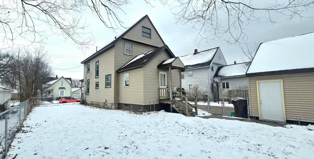 $169,999 | 110 South 8th Street, South Beloit, IL 61080