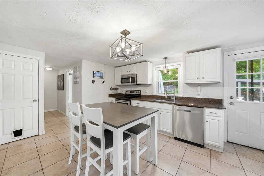 44 Depot Road Oxford, MA 01540 - Photo 18 of 42