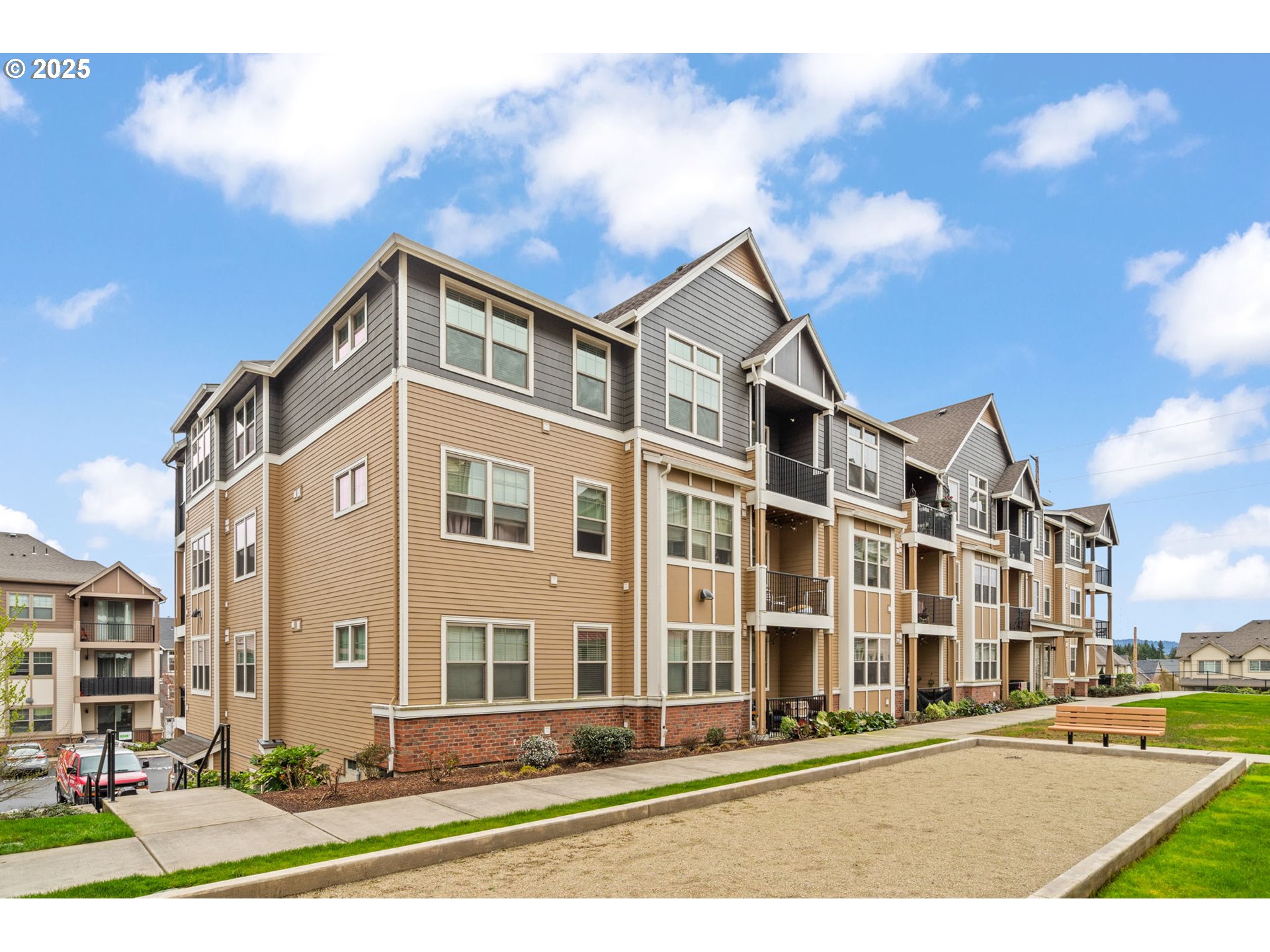 17181 Southwest Snowdale Street, Unit 204 Beaverton, OR 97007 - Photo 8 of 13 a front view of a building