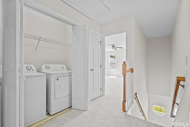 a view of empty room with window