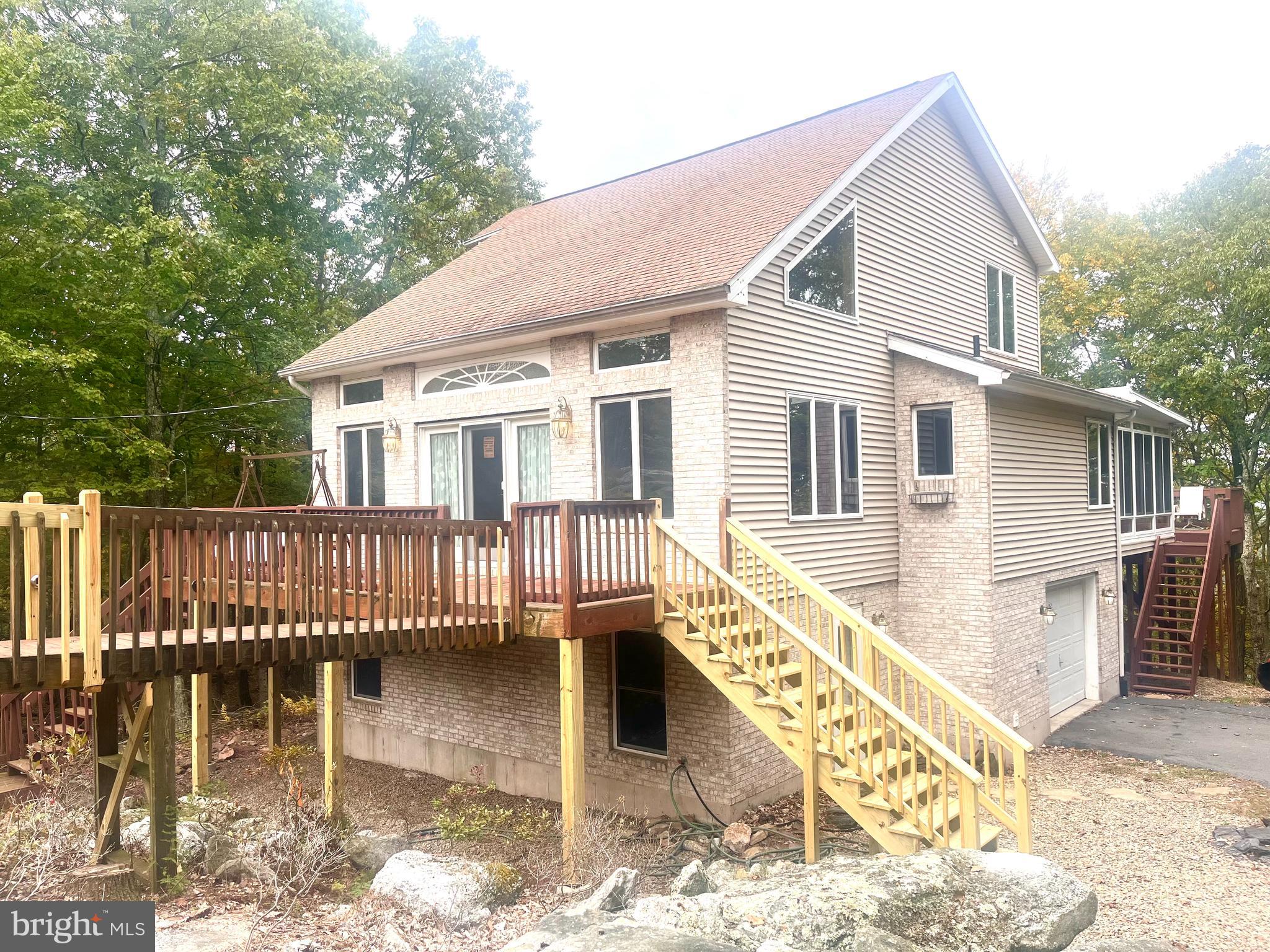 42 Summit Road Hazleton, PA 18202 - Photo 2 of 29 Gallery Image 2