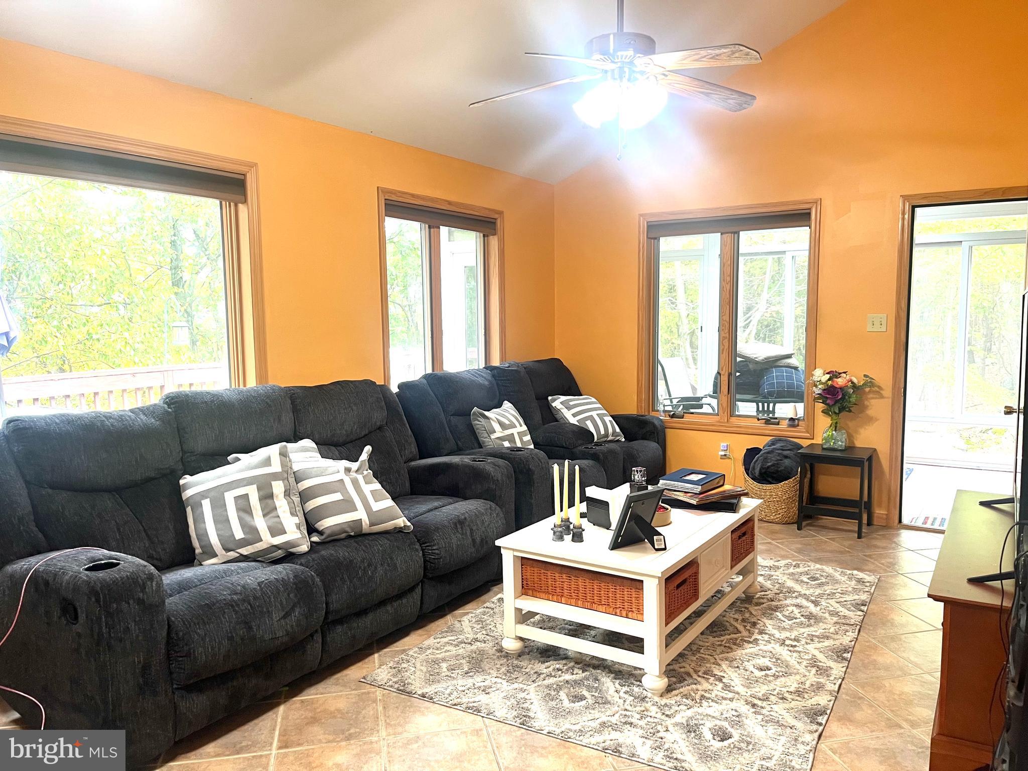 42 Summit Road Hazleton, PA 18202 - Photo 3 of 29 Gallery Image 3