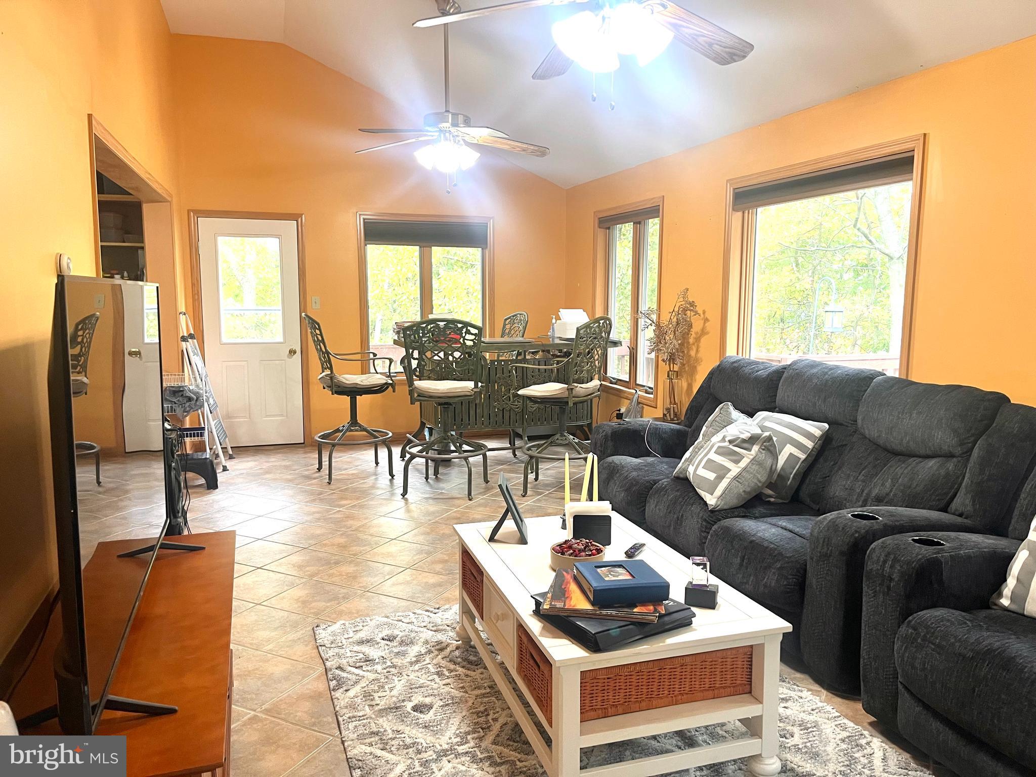 42 Summit Road Hazleton, PA 18202 - Photo 4 of 29 Gallery Image 4