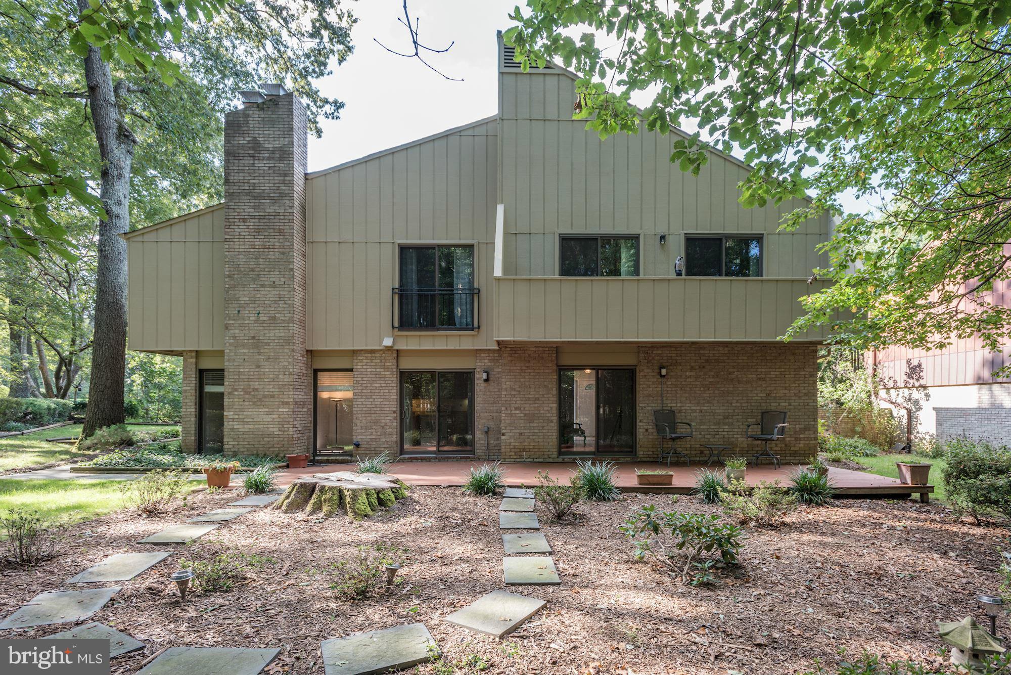 12124 Quorn Lane Reston, VA 20191 - Photo 1 of 24 Exterior (Rear)