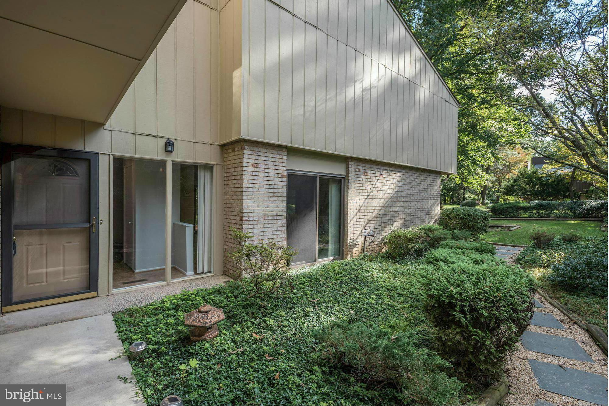 12124 Quorn Lane Reston, VA 20191 - Photo 2 of 24 Exterior (Front)