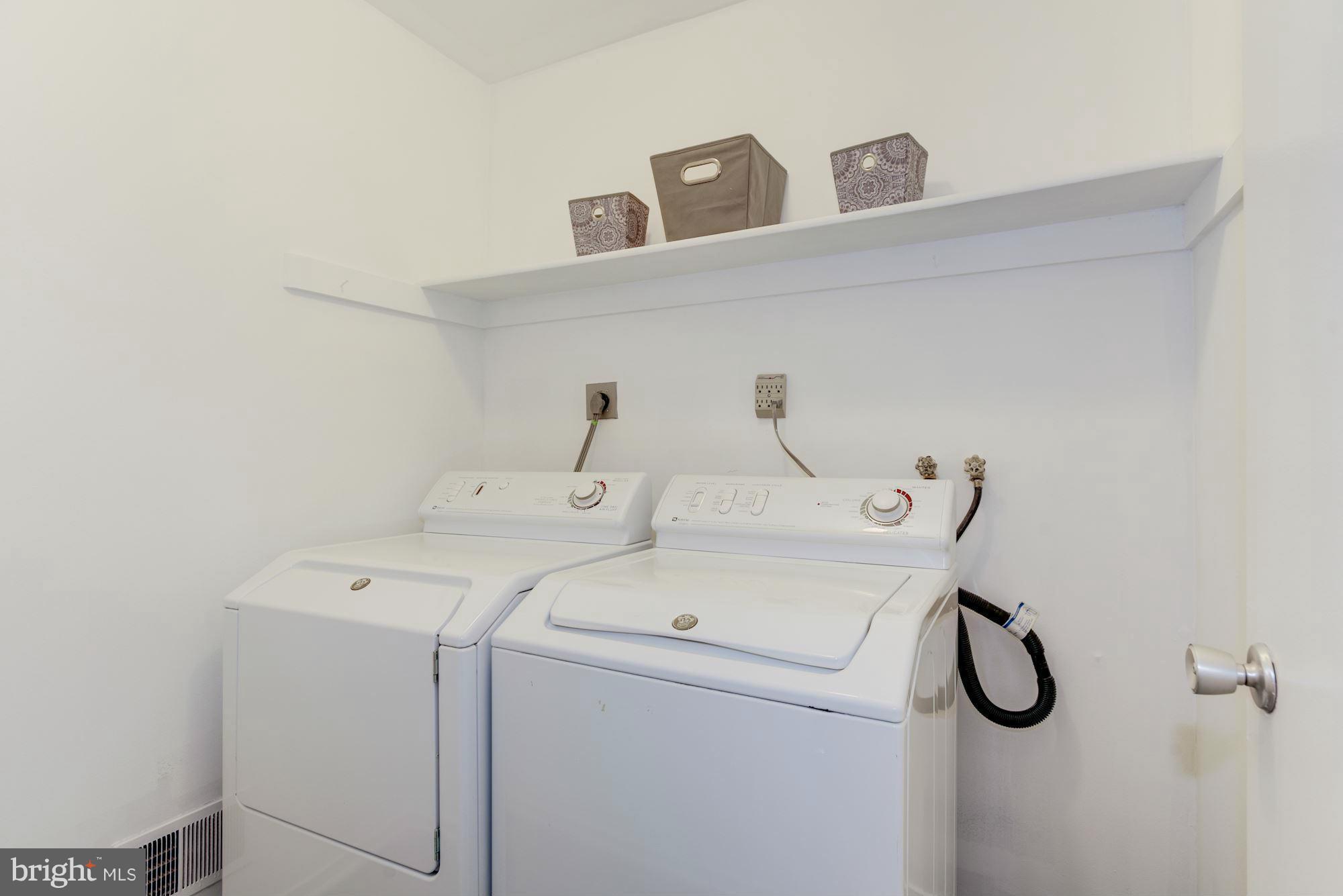 12124 Quorn Lane Reston, VA 20191 - Photo 19 of 24 Interior (General)Washer and dryer
