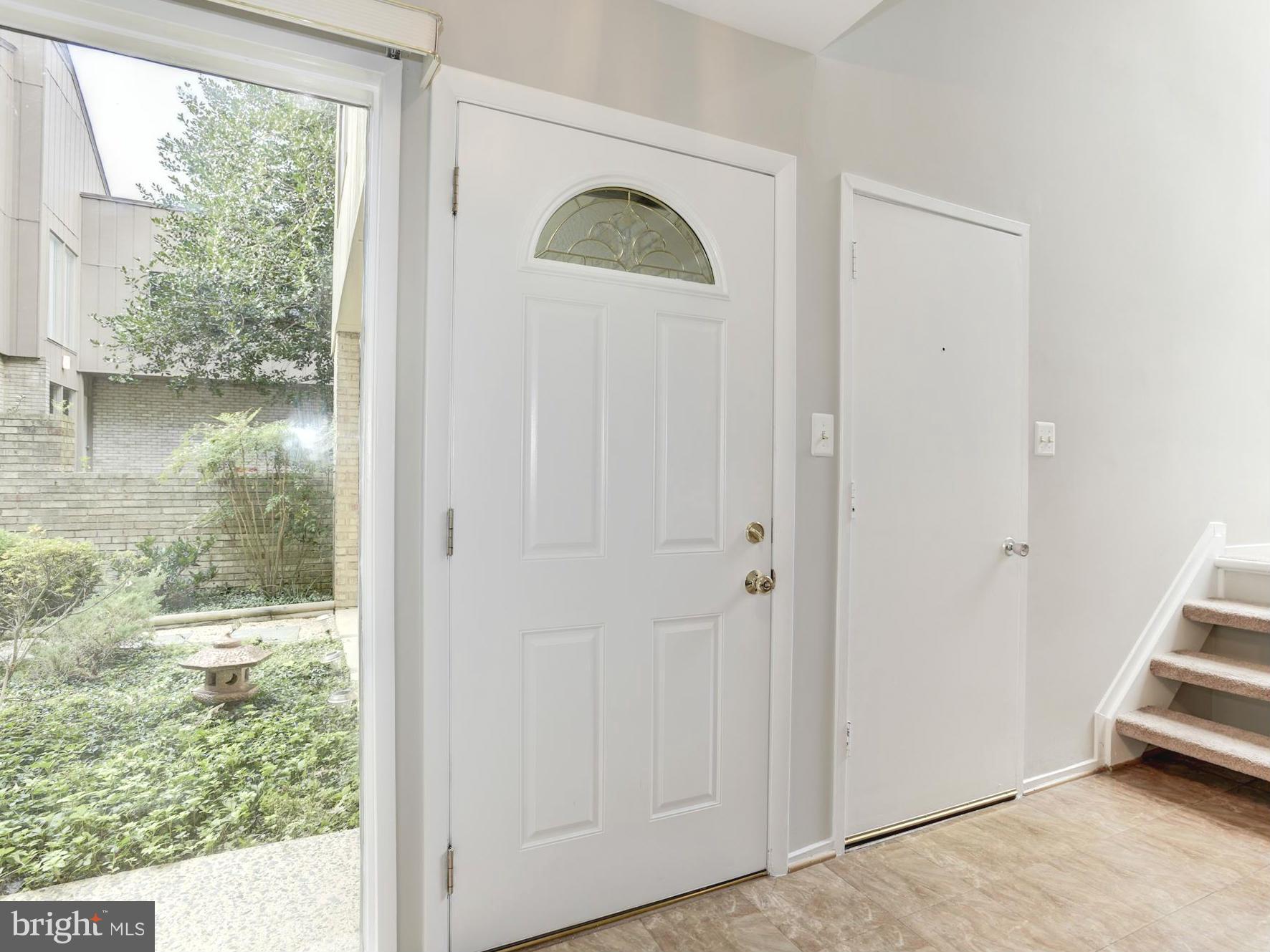 12124 Quorn Lane Reston, VA 20191 - Photo 4 of 24 Entrance Foyer