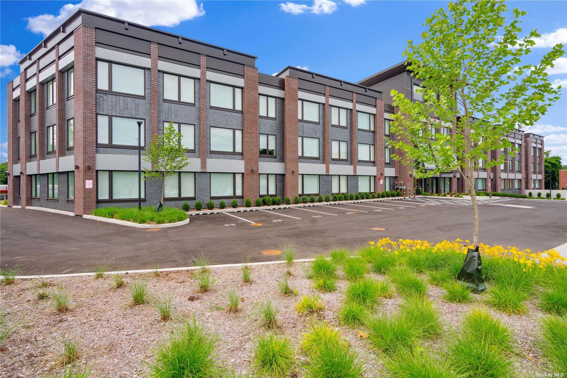 218 Middle Neck Road, Unit 107 Great Neck, NY 11021 - Photo 13 of 32