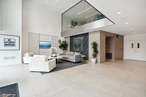 $1,233,100 | 218 Middle Neck Road, Unit 107, Great Neck, NY 11021