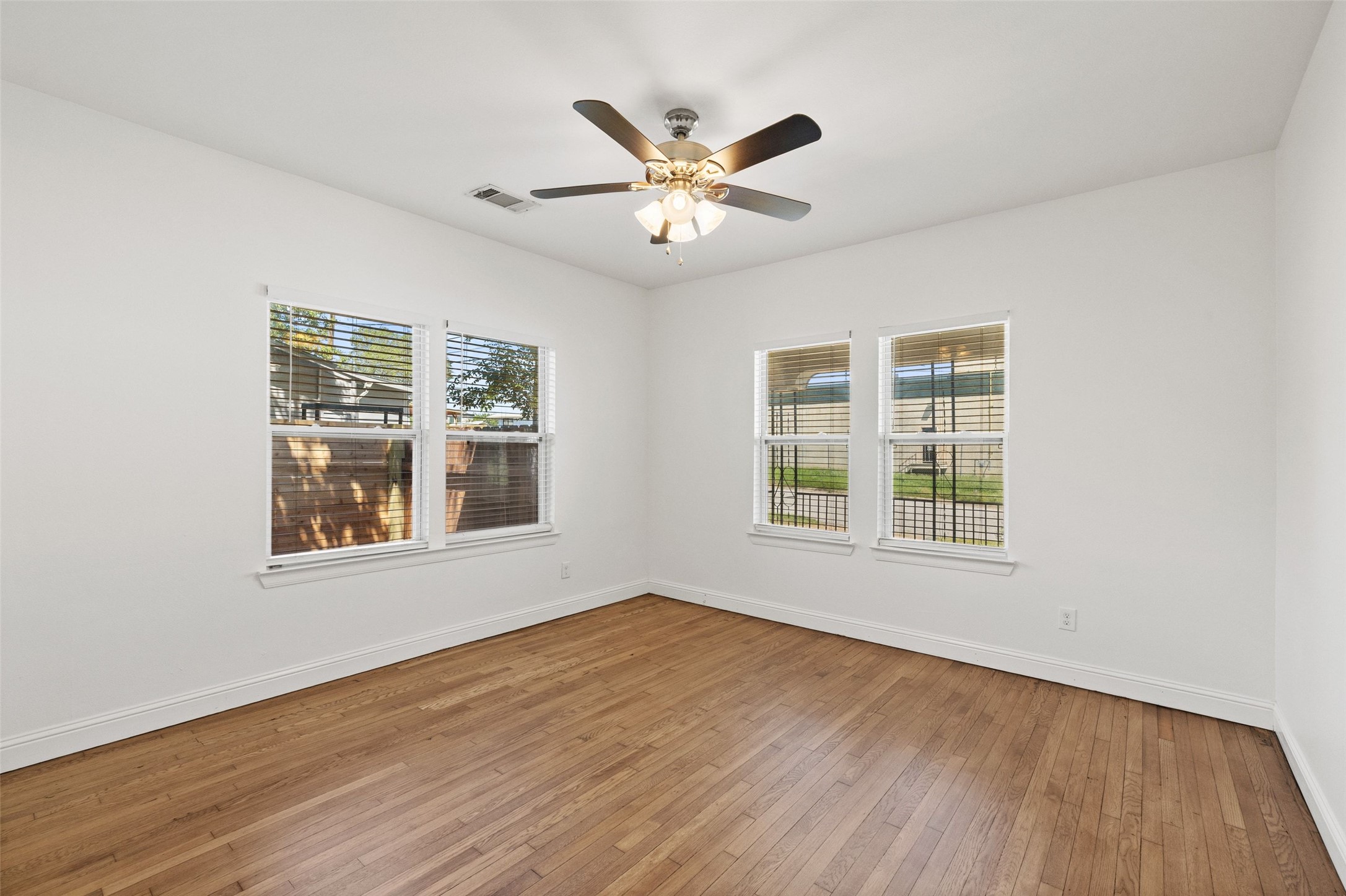 3203 East 18th Street Austin, TX 78721 - Photo 17 of 38