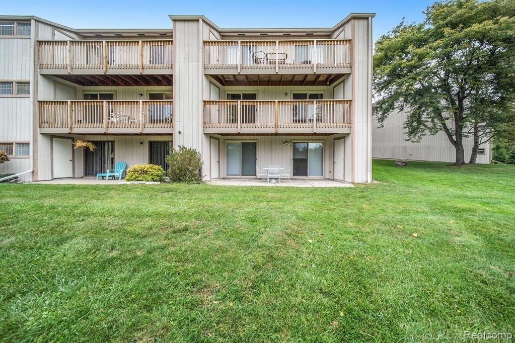 1673 Riverside Drive Rochester Hills, MI 48309 - Photo 4 of 19
