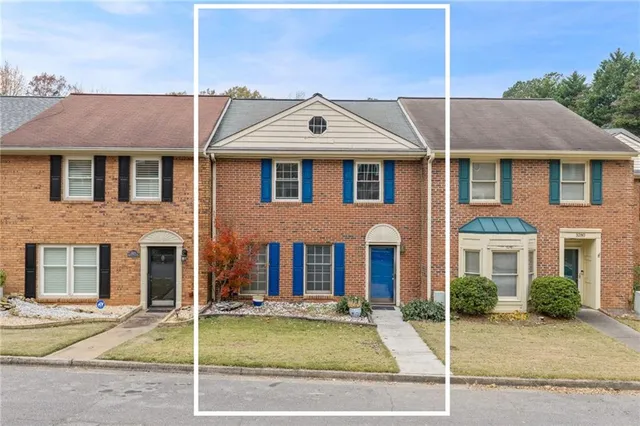 $325,000 | 3278 Hampton Green Way, Atlanta, GA 30340