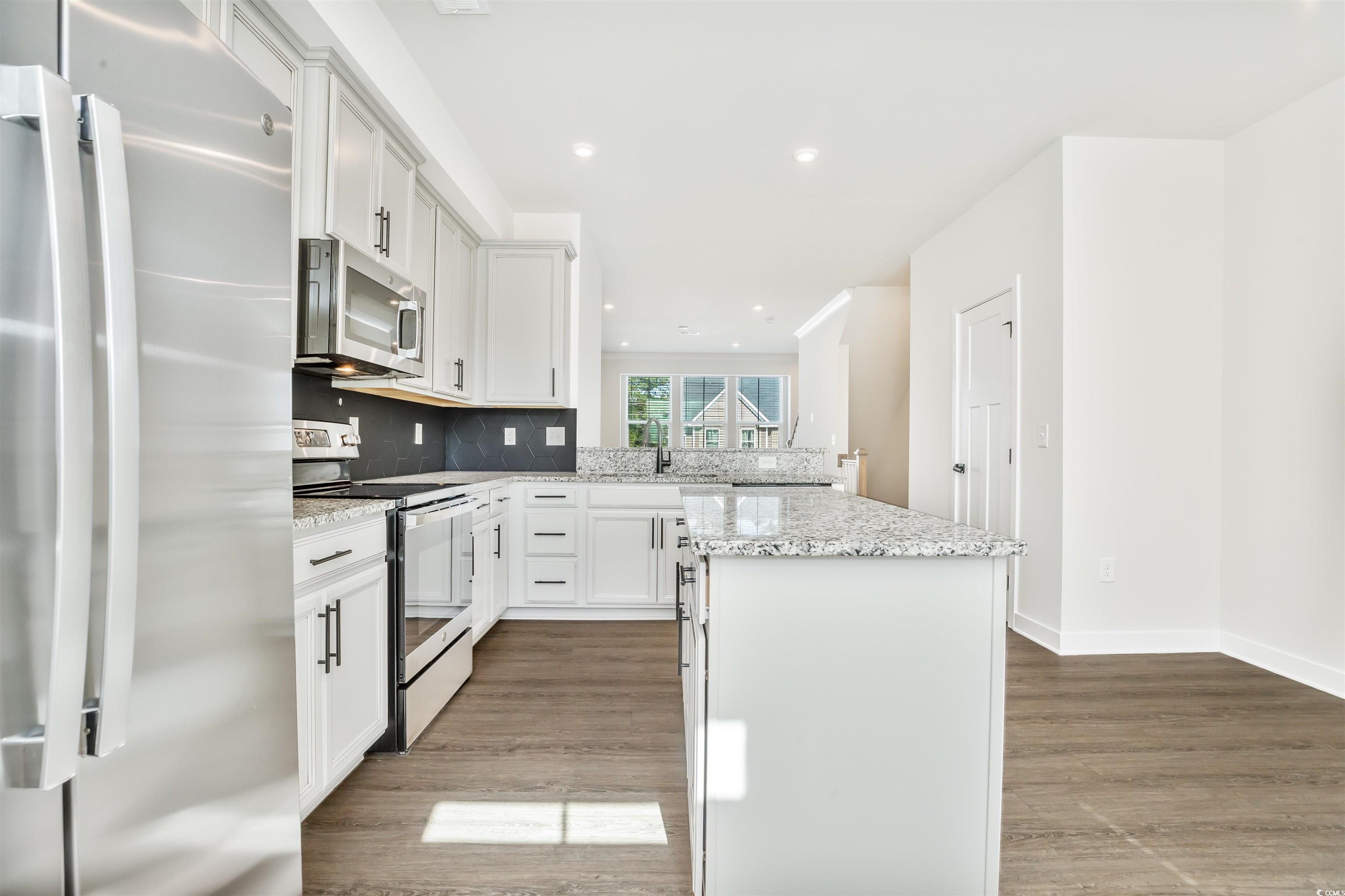 303 Golan Circle, Unit E Myrtle Beach, SC 29579 - Photo 4 of 40