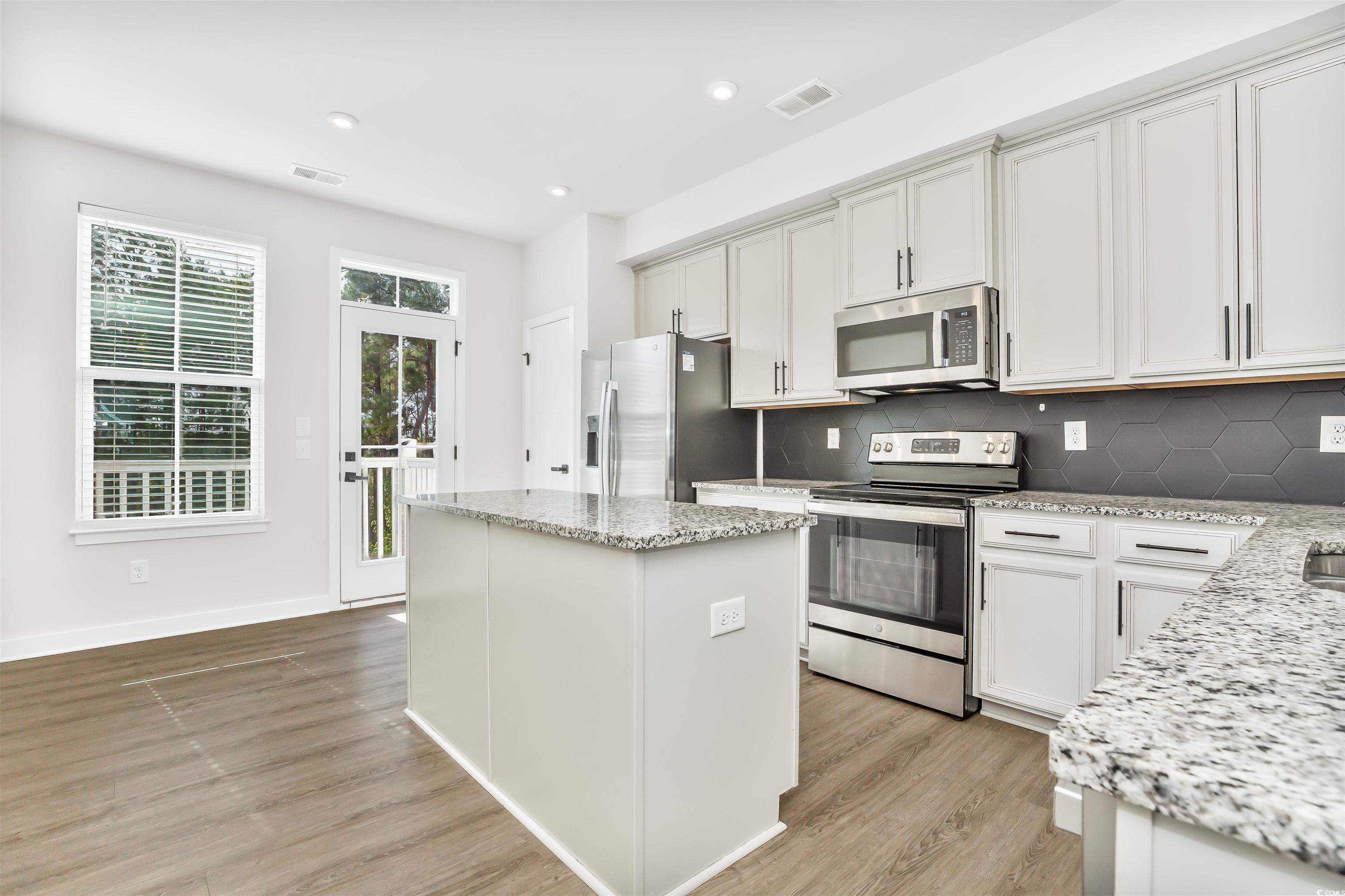 303 Golan Circle, Unit E Myrtle Beach, SC 29579 - Photo 5 of 40