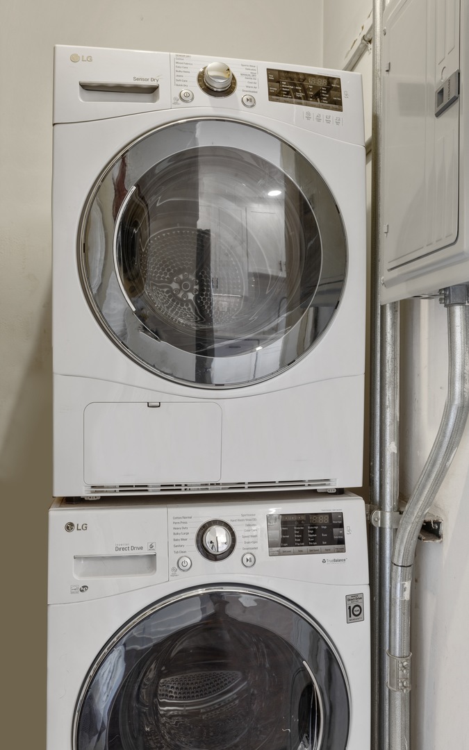 1214 West Webster Avenue, Unit 2E Chicago, IL 60614 - Photo 20 of 23 a utility room with dryer and washer