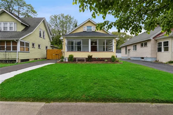 $149,900 | 1061 Bennington Drive, Greece, NY 14616