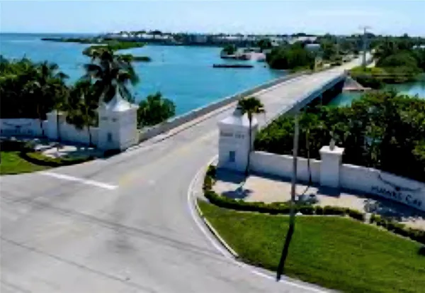 $2,300 | 300 Duck Key Drive, Unit 6, Marathon, FL 33050