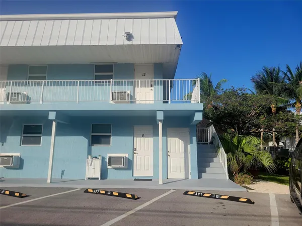 $2,300 | 300 Duck Key Drive, Unit 6, Marathon, FL 33050