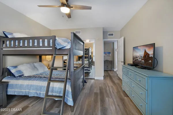 $2,800 | 241 Riverside Drive, Unit 208, Daytona Beach, FL 32117
