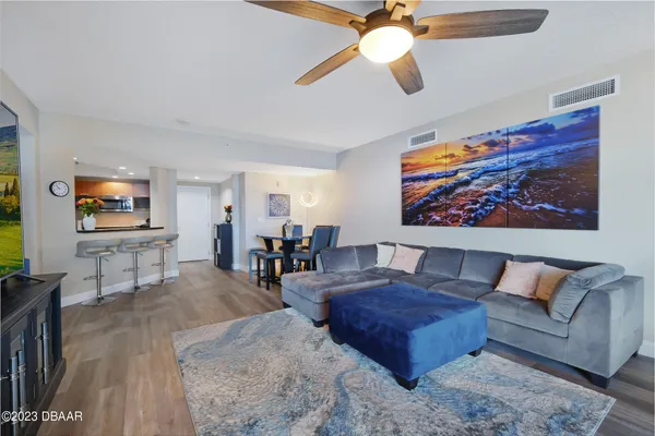 $2,800 | 241 Riverside Drive, Unit 208, Daytona Beach, FL 32117