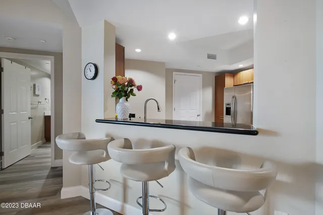 $2,800 | 241 Riverside Drive, Unit 208, Daytona Beach, FL 32117