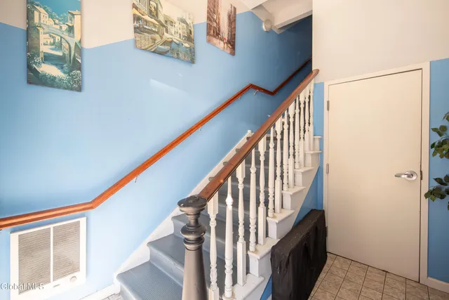 $1,000 | 31-33 North Pearl Street, Unit 4B, Albany, NY 12207