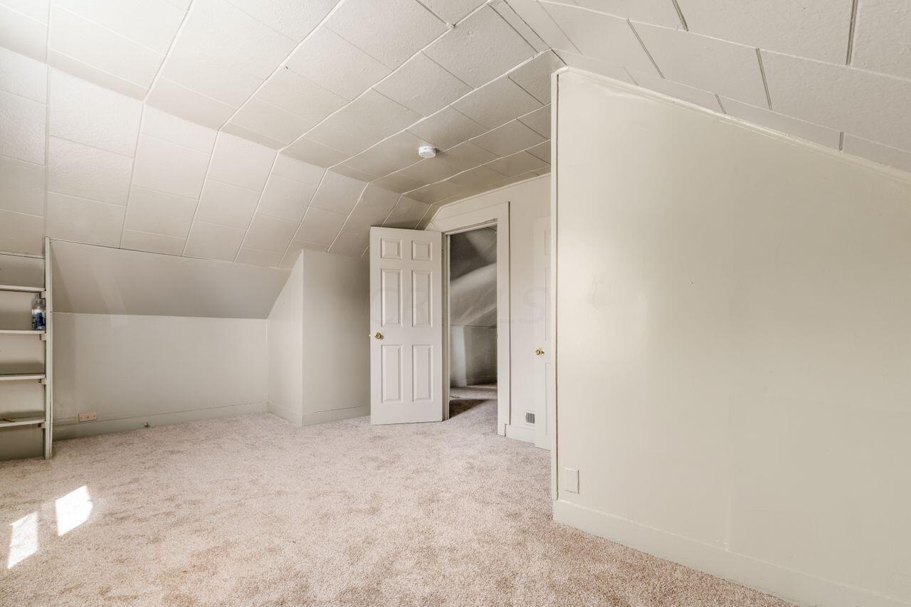 574 South Hampton Road Columbus, OH 43213 - Photo 19 of 28 S_-_574_S_Hampton_Rd_-_067