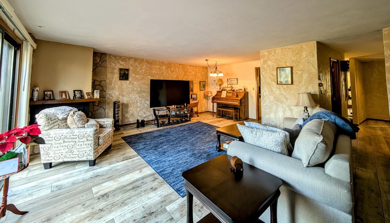 1235 West Nicolet Circle Appleton, WI 54914 - Photo 8 of 28