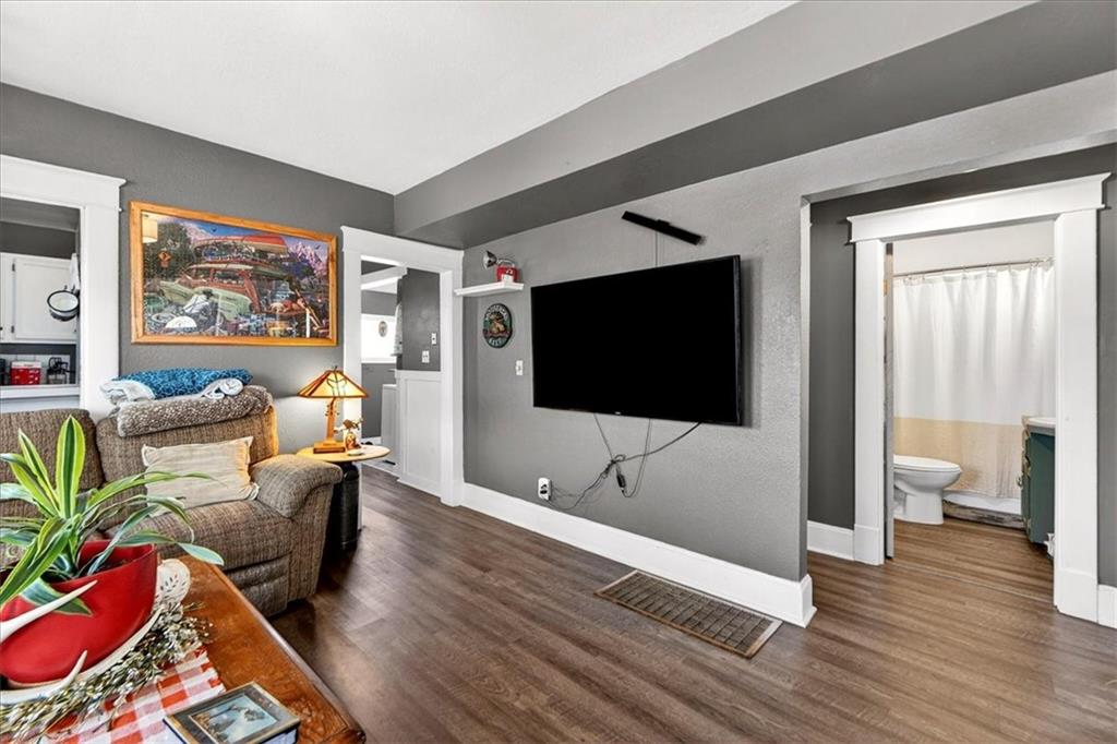 2108 Madison Street Lexington, MO 64067 - Photo 6 of 21