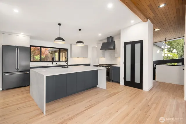 $9,500 | 4148 Boulevard Place, Mercer Island, WA 98040