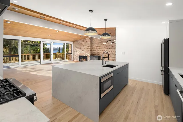 $9,500 | 4148 Boulevard Place, Mercer Island, WA 98040