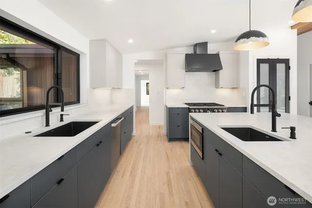 $9,500 | 4148 Boulevard Place, Mercer Island, WA 98040