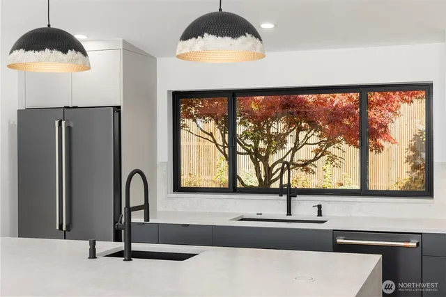 $9,500 | 4148 Boulevard Place, Mercer Island, WA 98040