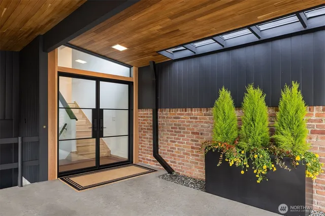 $9,500 | 4148 Boulevard Place, Mercer Island, WA 98040