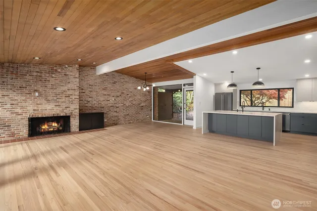 $9,500 | 4148 Boulevard Place, Mercer Island, WA 98040