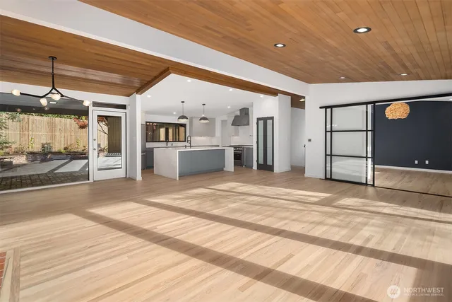 $9,500 | 4148 Boulevard Place, Mercer Island, WA 98040