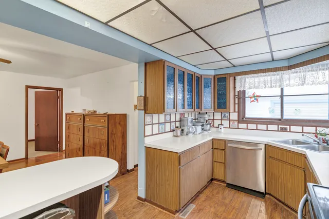 $319,900 | 2202 Eastman Street, Rolling Meadows, IL 60008