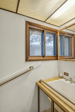 $319,900 | 2202 Eastman Street, Rolling Meadows, IL 60008