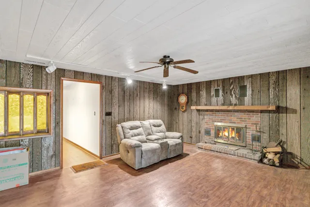 $319,900 | 2202 Eastman Street, Rolling Meadows, IL 60008