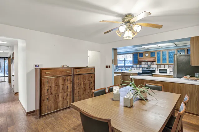 $319,900 | 2202 Eastman Street, Rolling Meadows, IL 60008