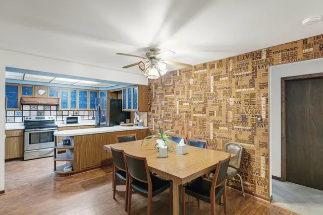 $319,900 | 2202 Eastman Street, Rolling Meadows, IL 60008